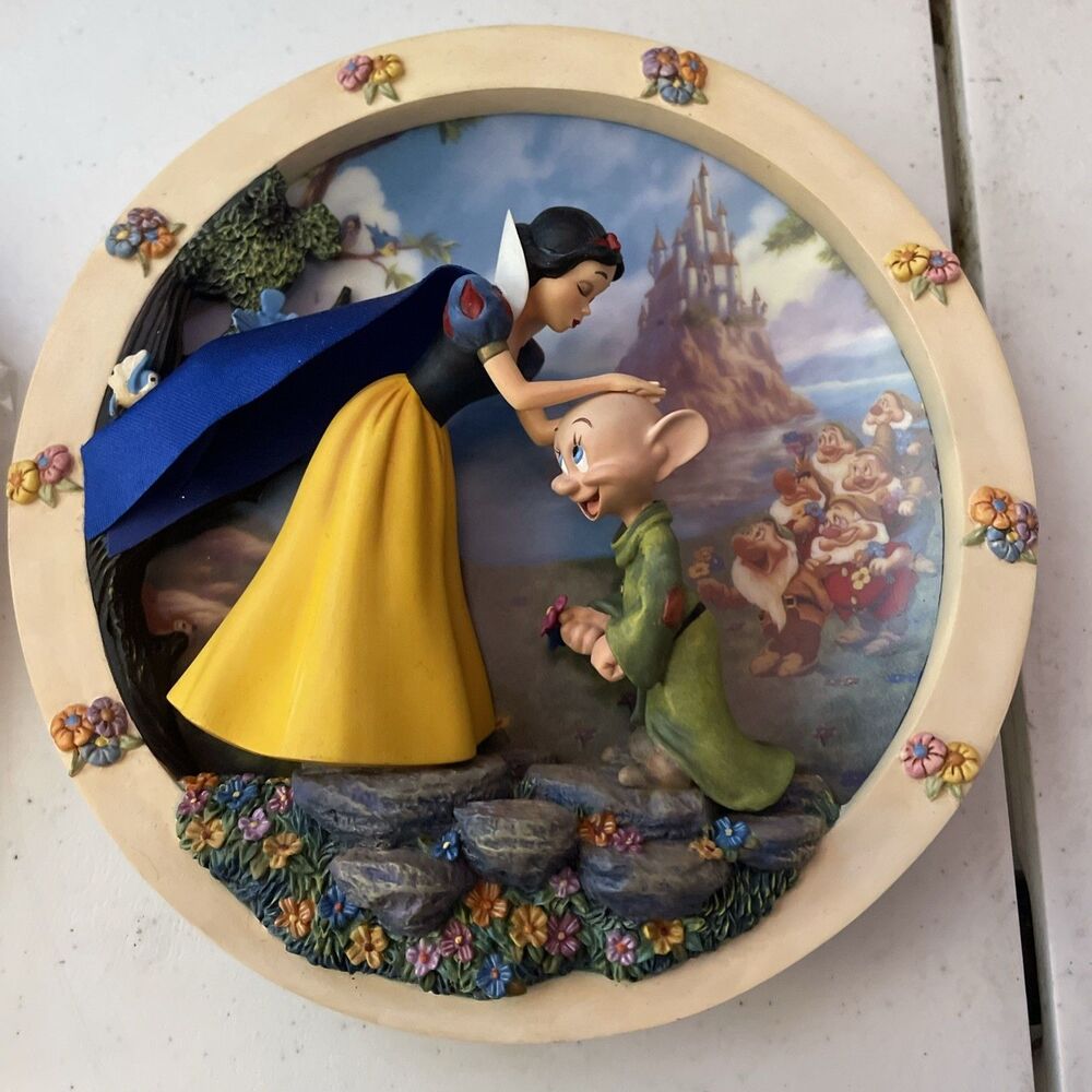 Bradford Exchange Disney 3D Collectors Plate SNOW WHITE: The Fairest of Them All